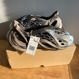 Adidas Yeezy Foam Runner size 9 mx cinder